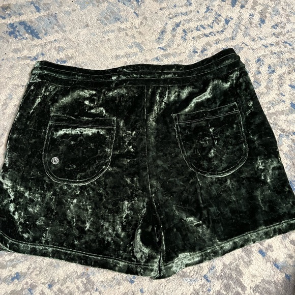 nwot buff bunny green velvet shorts - Picture 4 of 5